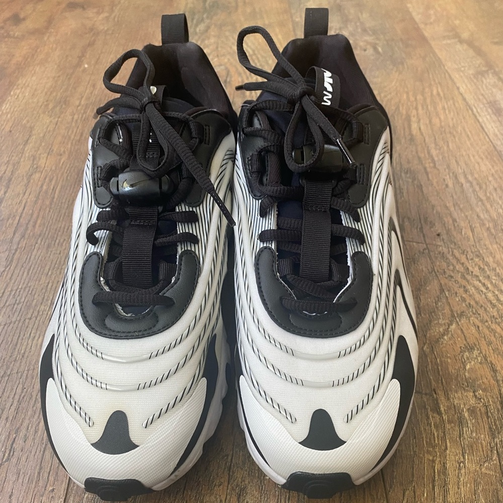 Nike 270 React Zebra Striped
